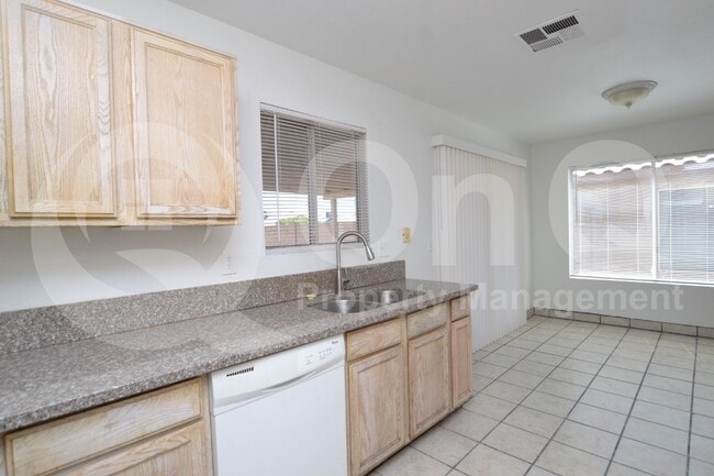 Foto del edificio - 10713 W Montecito Ave