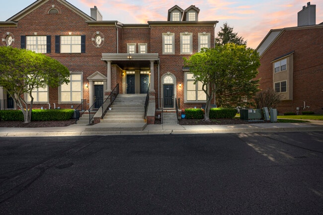 Foto del edificio - 29374 Glen Oaks Blvd W
