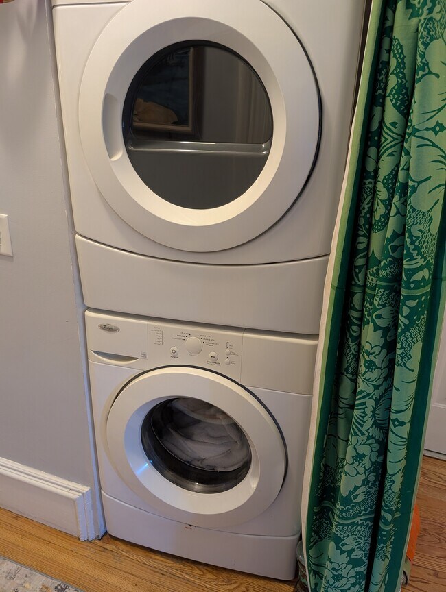 Building Photo - 636 Moody St