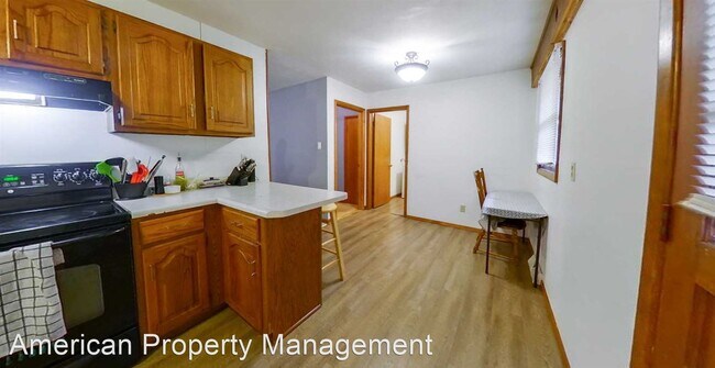 Building Photo - 4 br, 1.5 bath House - 1724 Browning Ave