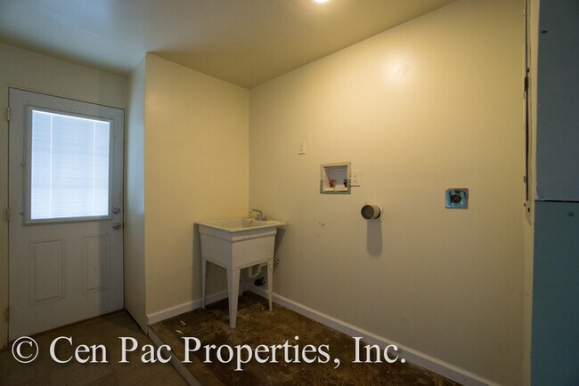 Building Photo - 3 Bed/3 Bath - Kapolei