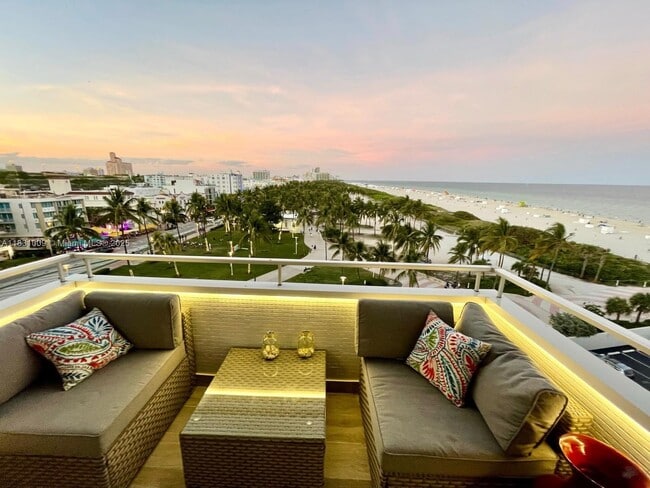 Building Photo - 465 Ocean Dr