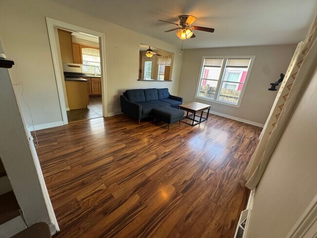 Building Photo - 20 Iowa Ave