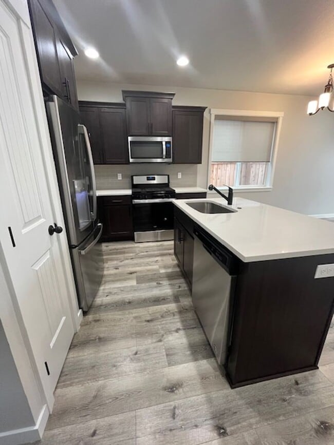 Foto del edificio - Coming soon - 3 Bedroom 2.5 Bath Newberg OR