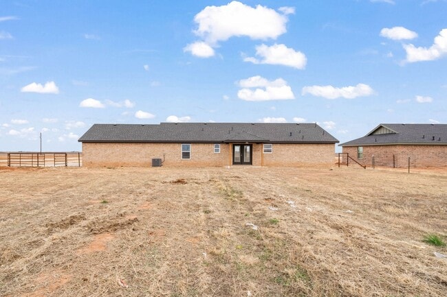 Building Photo - Country Living In Idalou ISD!