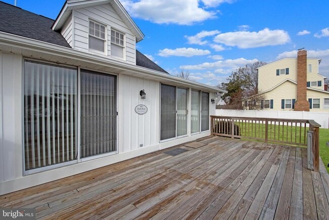 Building Photo - 455 Deale Rd