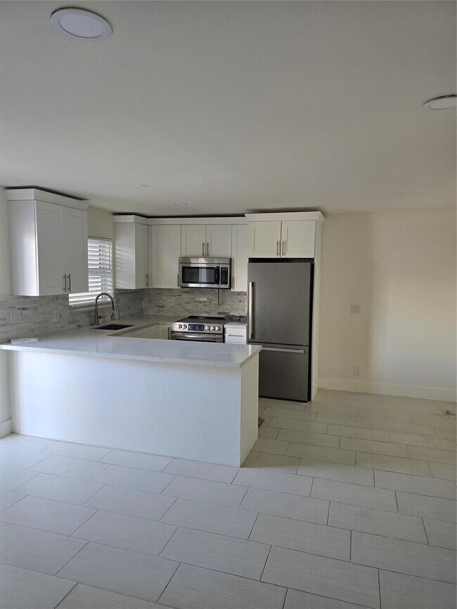 Foto del edificio - 2860 NE 14th Street Causeway