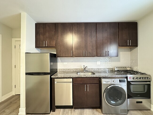 Foto del edificio - 533 W Belden Ave