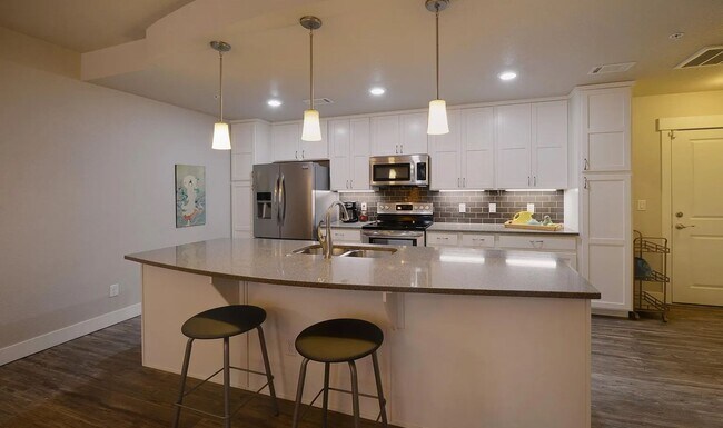 Foto del edificio - Urban Living at The Flats at Rigden Farm –...