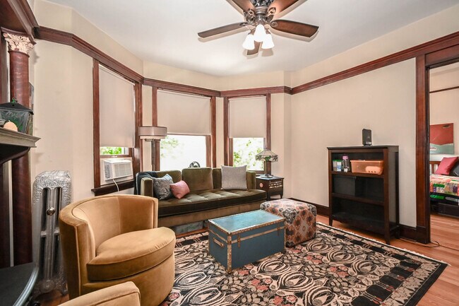 Foto del edificio - 5955 N Lakewood Ave