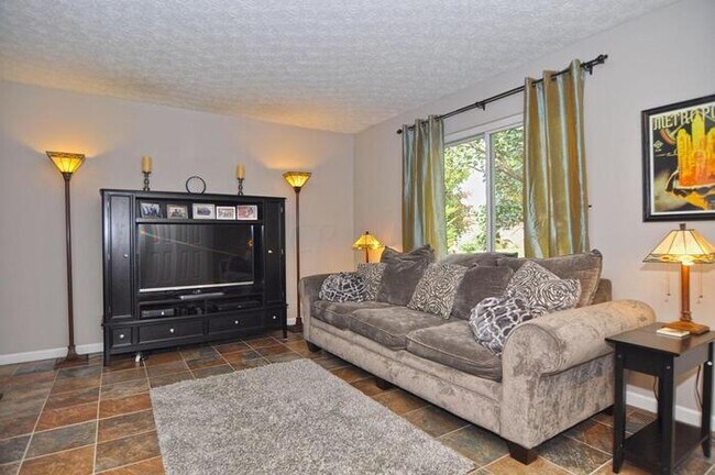 Building Photo - Worthington 3 BR Home