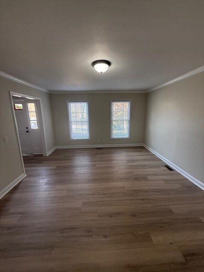 Building Photo - 4079 Village Dr