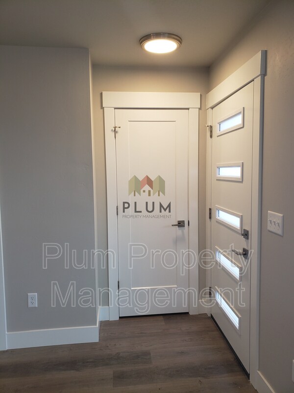 Building Photo - 4724 Giada Dr