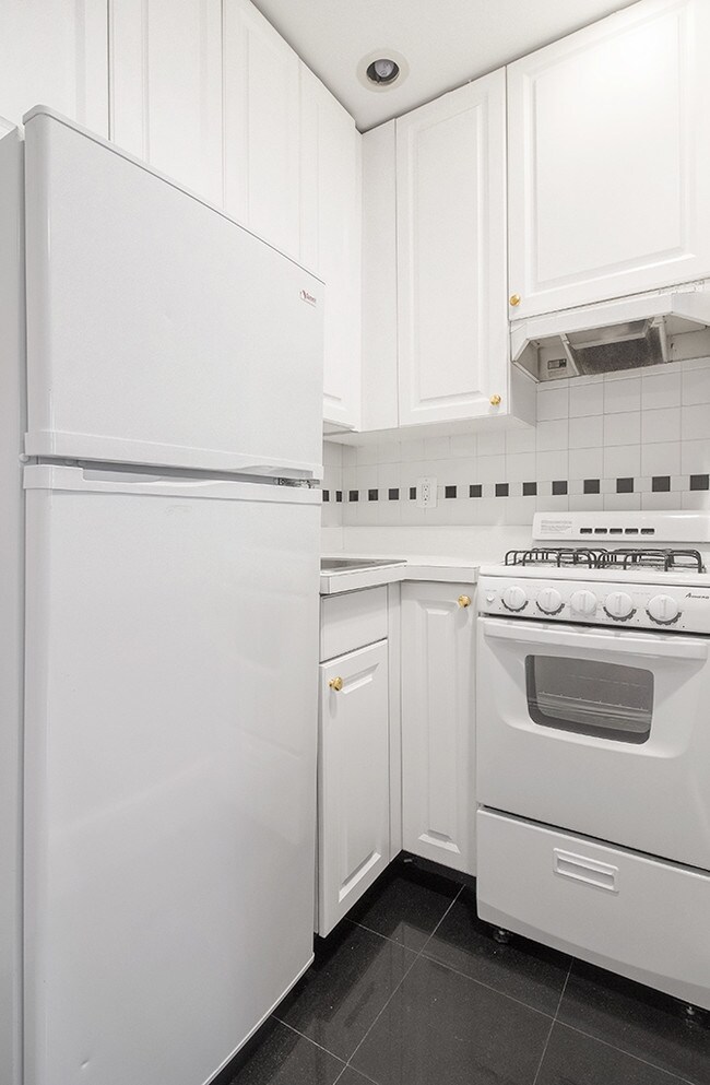 Foto del edificio - 156 E 64th St