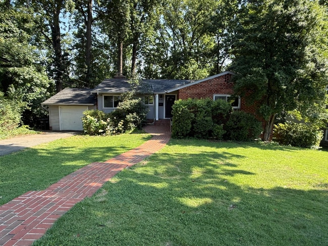 Building Photo - 2612 Sigmona St