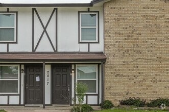 Building Photo - 2017 Paisley Dr