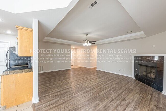 Building Photo - 1674 N Hazeltine Dr