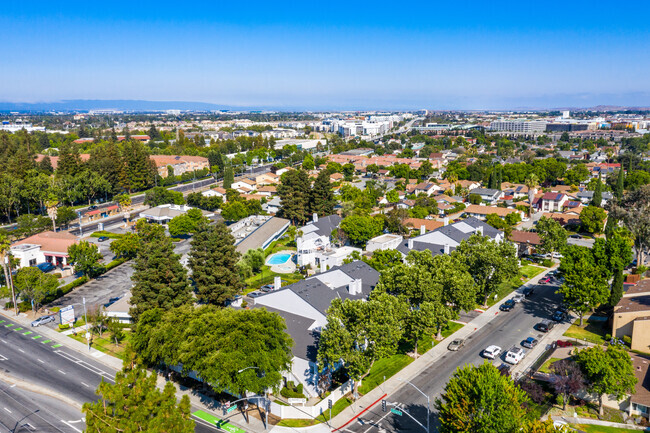 Foto aérea - Lakewood Court Apartments