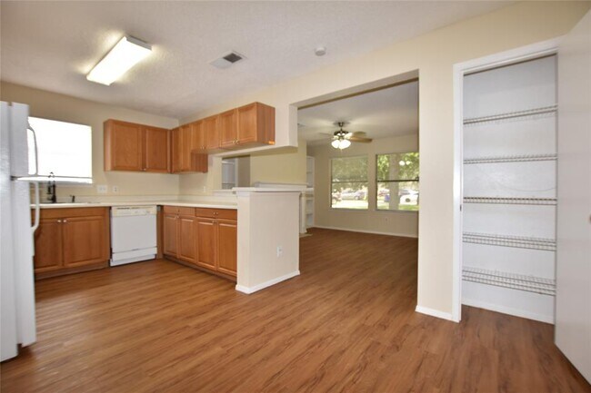 Foto del edificio - 2804 Jadewood Ct