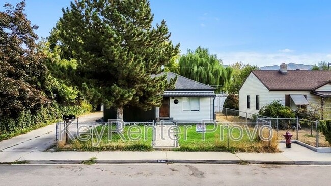 Building Photo - 494 N Emery Ave