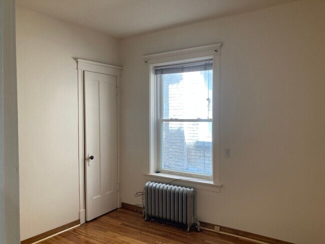 Foto del edificio - 2252 W Logan Blvd