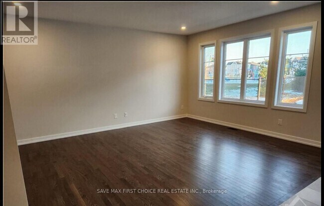 Building Photo - 113 Hackamore Cres