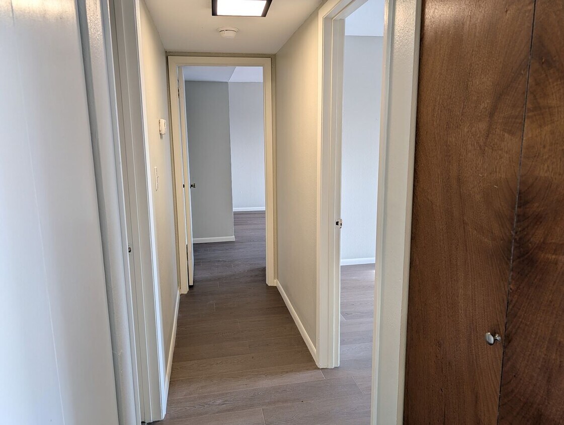 Building Photo - Denney - 303