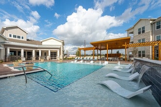 Building Photo - Lakeview at Westpark