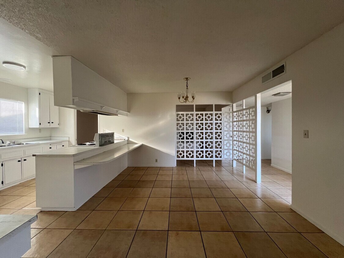 Primary Photo - Spacious 3 Bedroom 2 Bathroom House For Rent