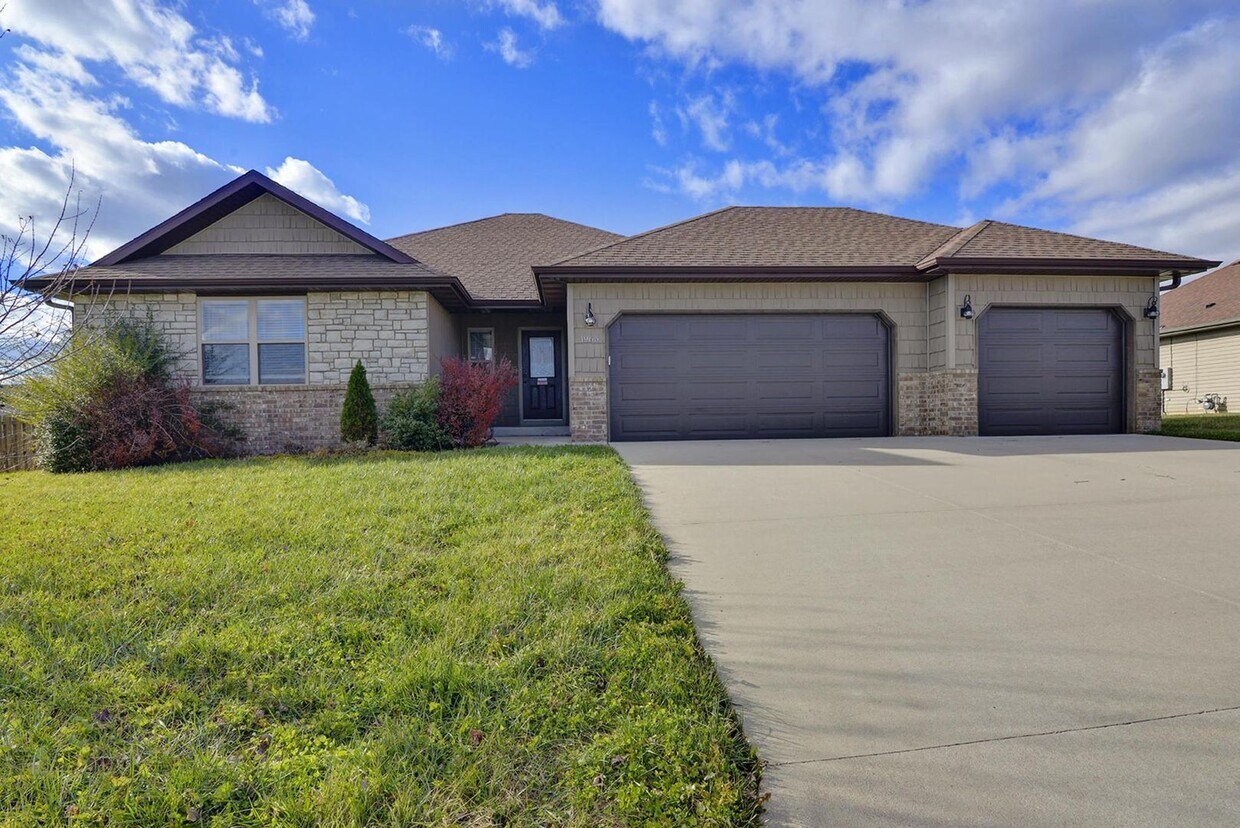 Foto principal - Available Dec 5!