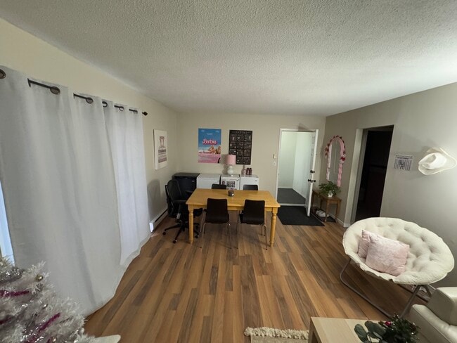 Building Photo - 217 Collingwood St