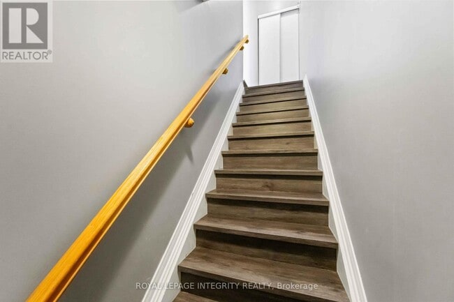 Building Photo - 230 Shanly Private