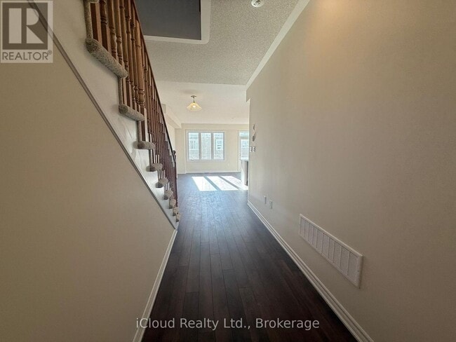 Building Photo - 137 Gear Ave