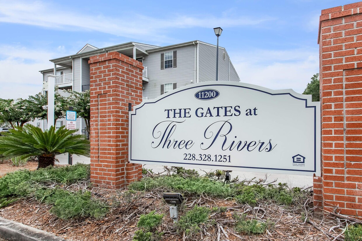 Primary Photo - The Gates at Three Rivers