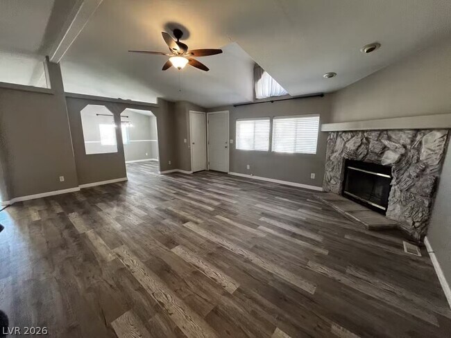 Foto del edificio - 225 S Pioneer Rd