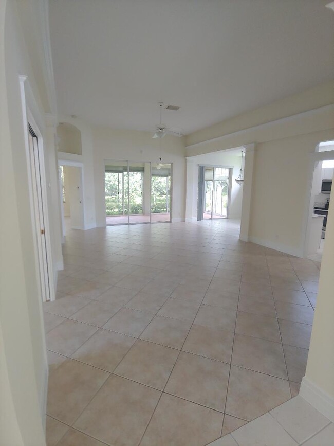 GREAT ROOM - 27 Arbor Oaks Dr