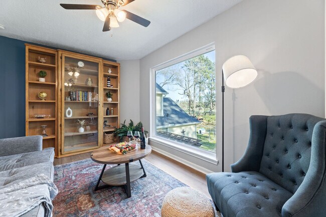 Foto del edificio - 9123 Kerr Dr