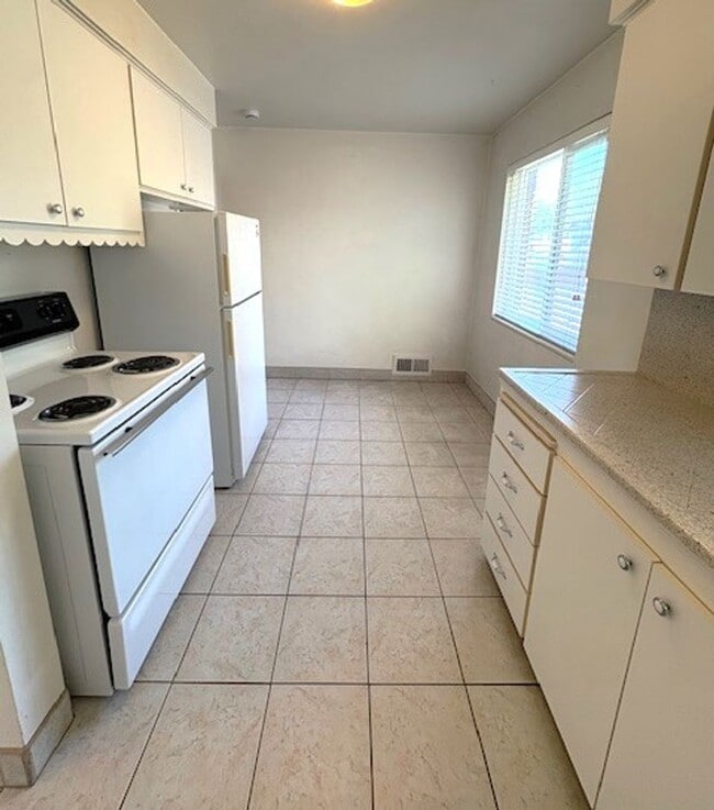 Foto del edificio - 3 Bedroom Duplex in Sugarhouse!