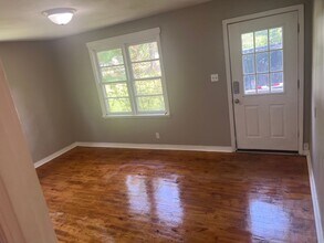 Building Photo - 321 Pratts Rd Building Photo - 321 Pratts Rd