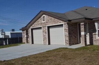 Building Photo - 916 Industrial Ave