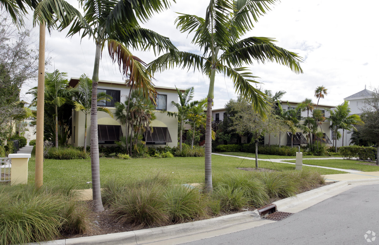 Building Photo - Carolyn Quince Court