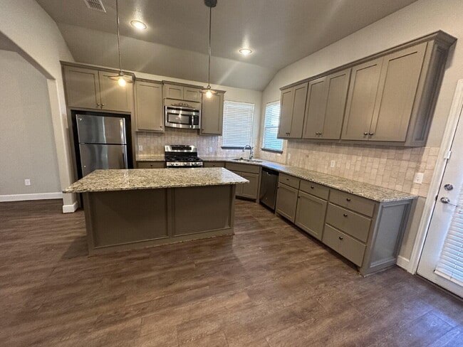 Building Photo - 11211 Athens Ave