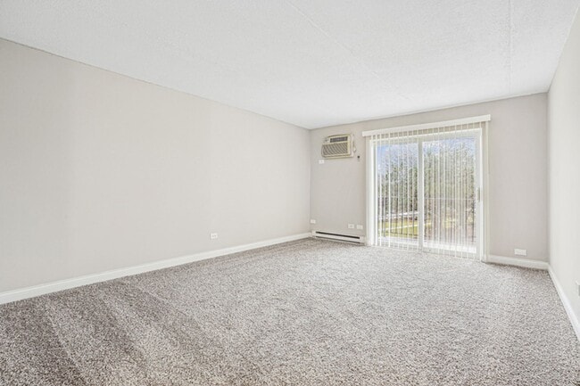 Building Photo - Medinah Terrace