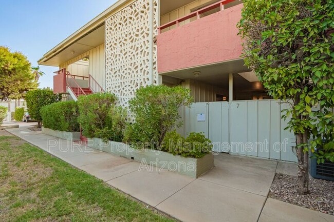 Building Photo - 1030 E Bethany Home Rd