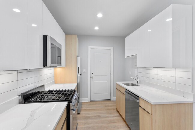 Foto del edificio - 1633 W Chase Ave