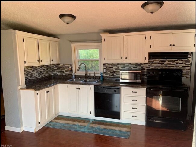 Building Photo - 1 Address given before showings