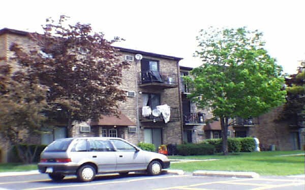 Building Photo - 1553 Norway Ln