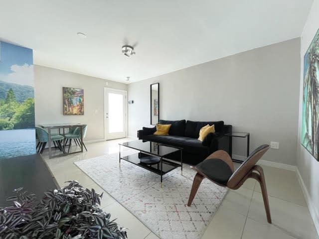 Building Photo - 910 Jefferson Ave