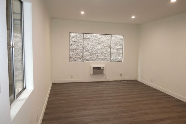 Foto del edificio - 5553 Fulcher, 2
