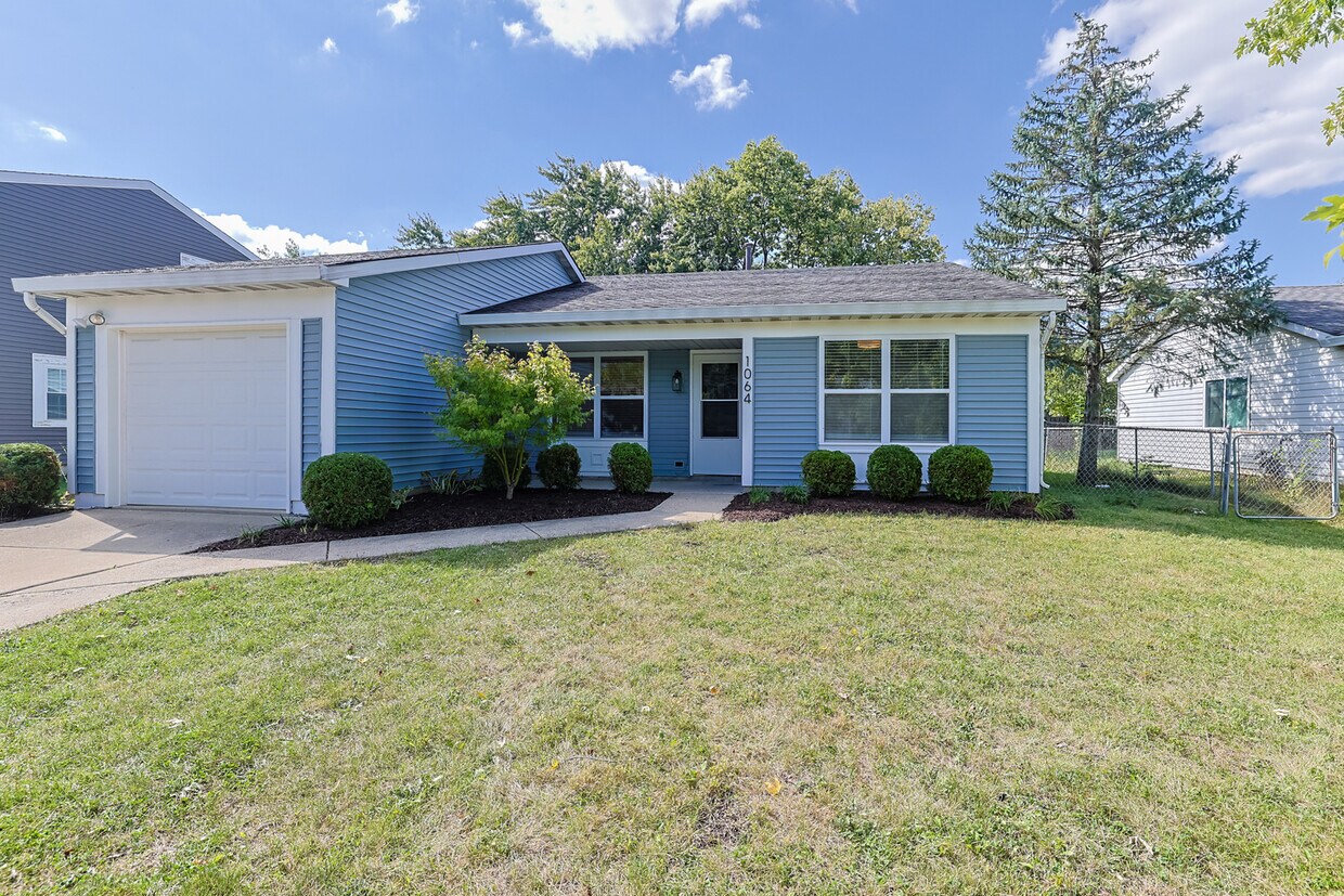 Primary Photo - 1064 Crestwood Ln